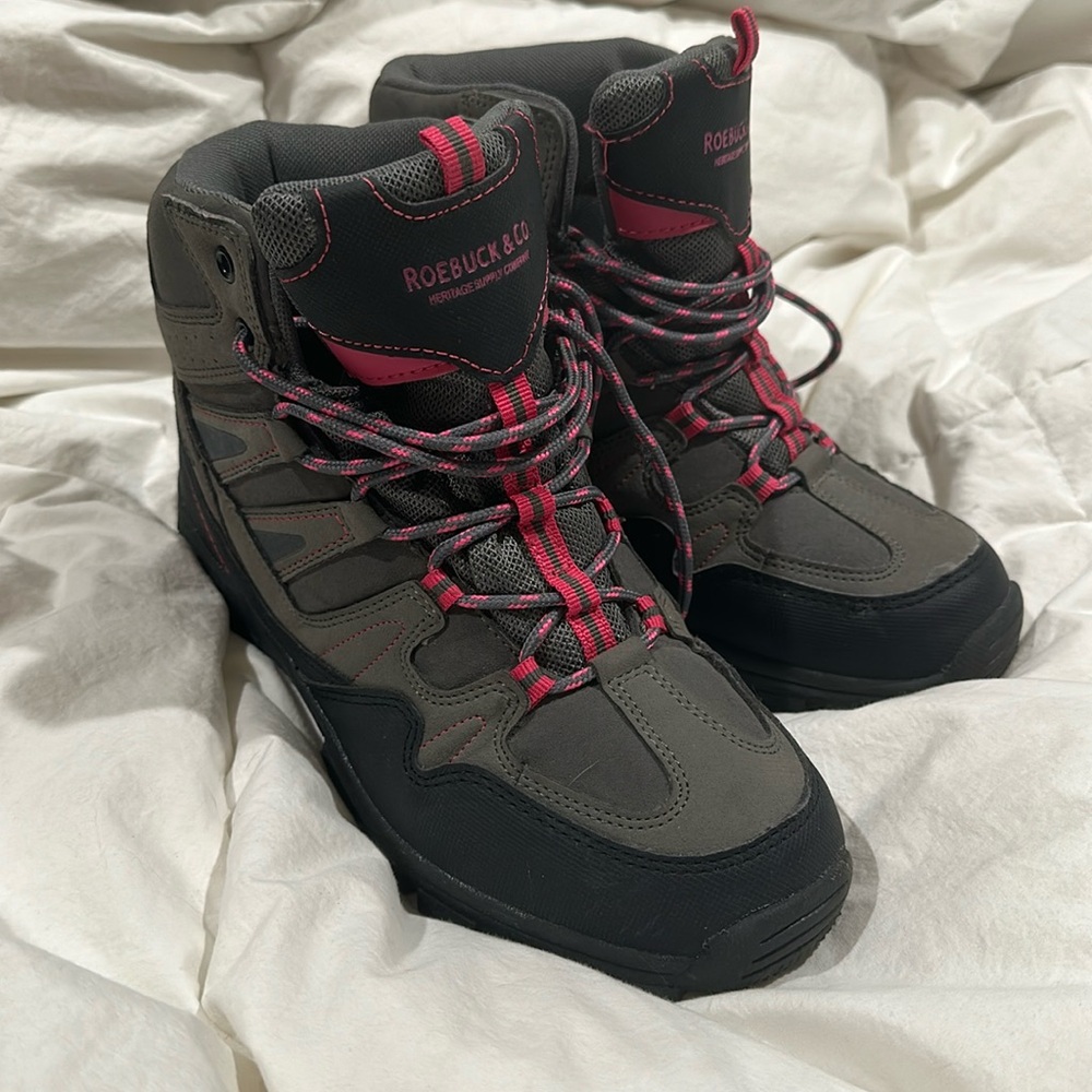 Roebuck &CO hiking boots